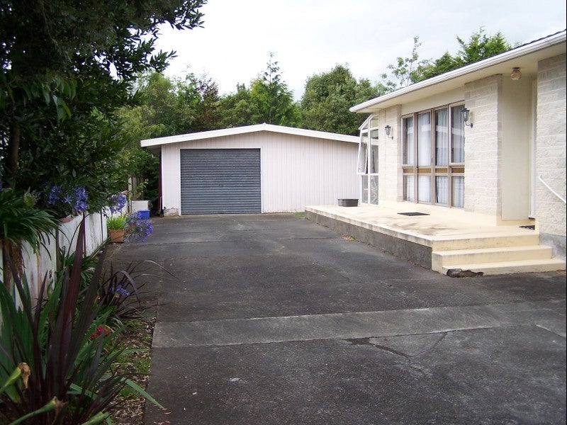 12 Brandon Street, Otaki, Otaki - Carousel 1