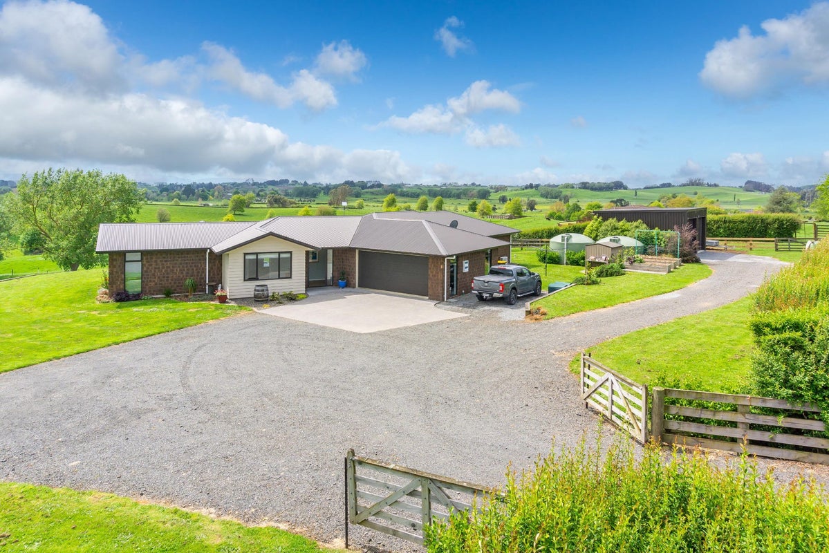 85 Jury Road, Ngahinapouri, Hamilton - Carousel 32
