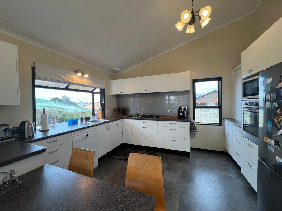 133 Fitzherbert Avenue, Tawhero, Whanganui - Carousel 2