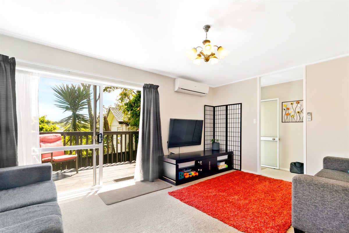 1/12 Borich Road, Sunnyvale, Auckland - Carousel 1