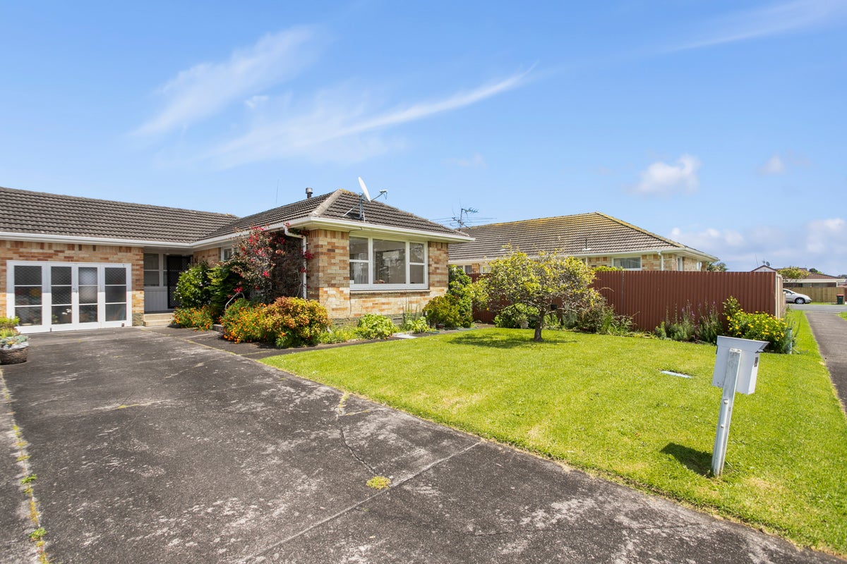 2/3 Paton Avenue, Papatoetoe, Auckland - Carousel 2