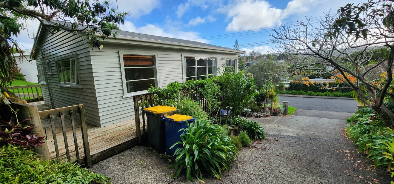 38A Newhaven Terrace, Mairangi Bay, Auckland - Carousel 1