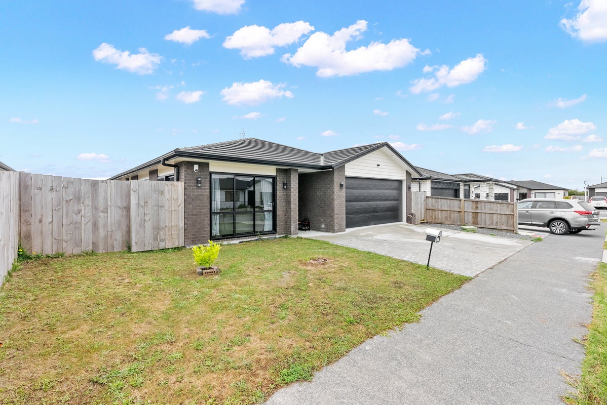 18 Silver Beech Street, Takanini, Auckland - Carousel 2
