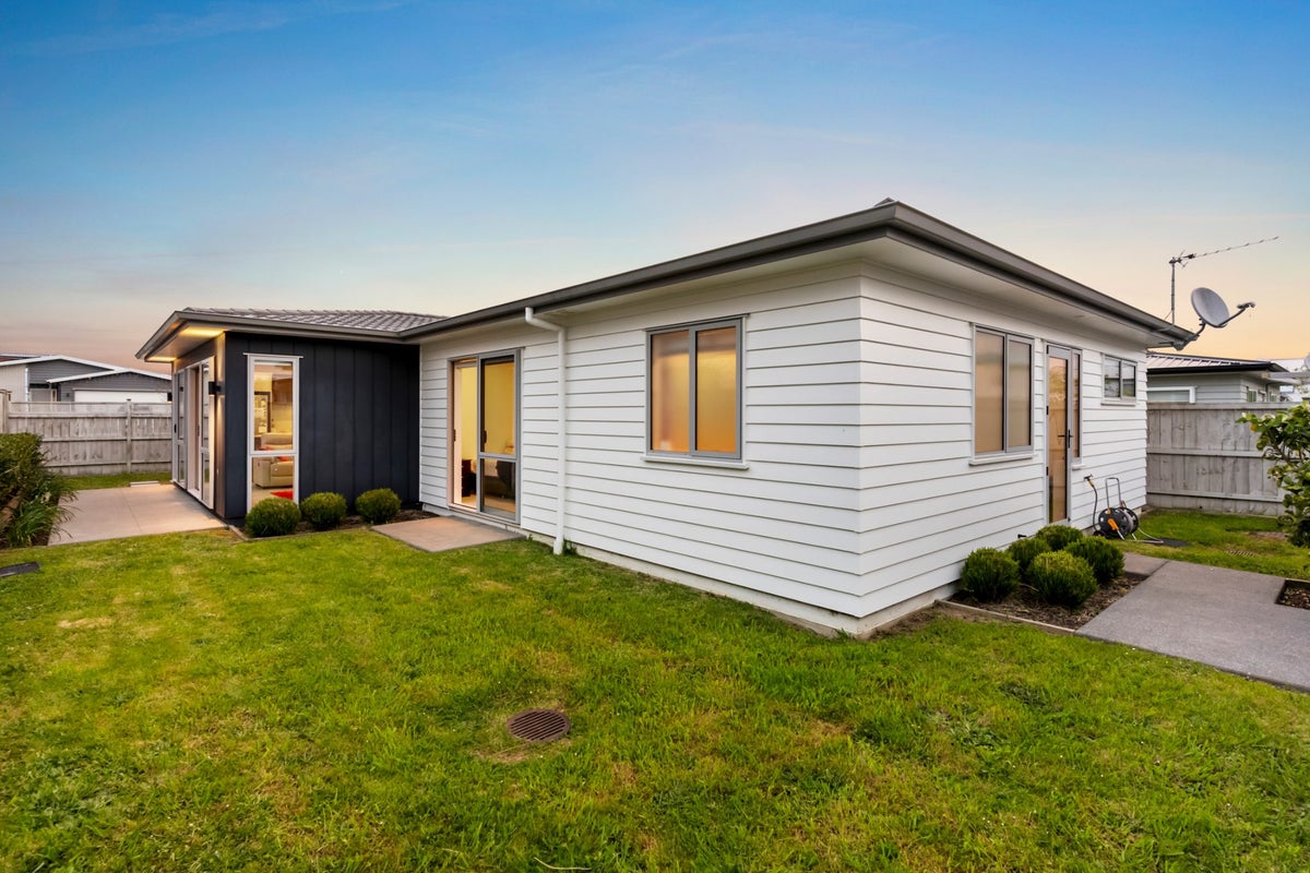 61 Nganui Avenue, Takanini, Auckland - Carousel 2
