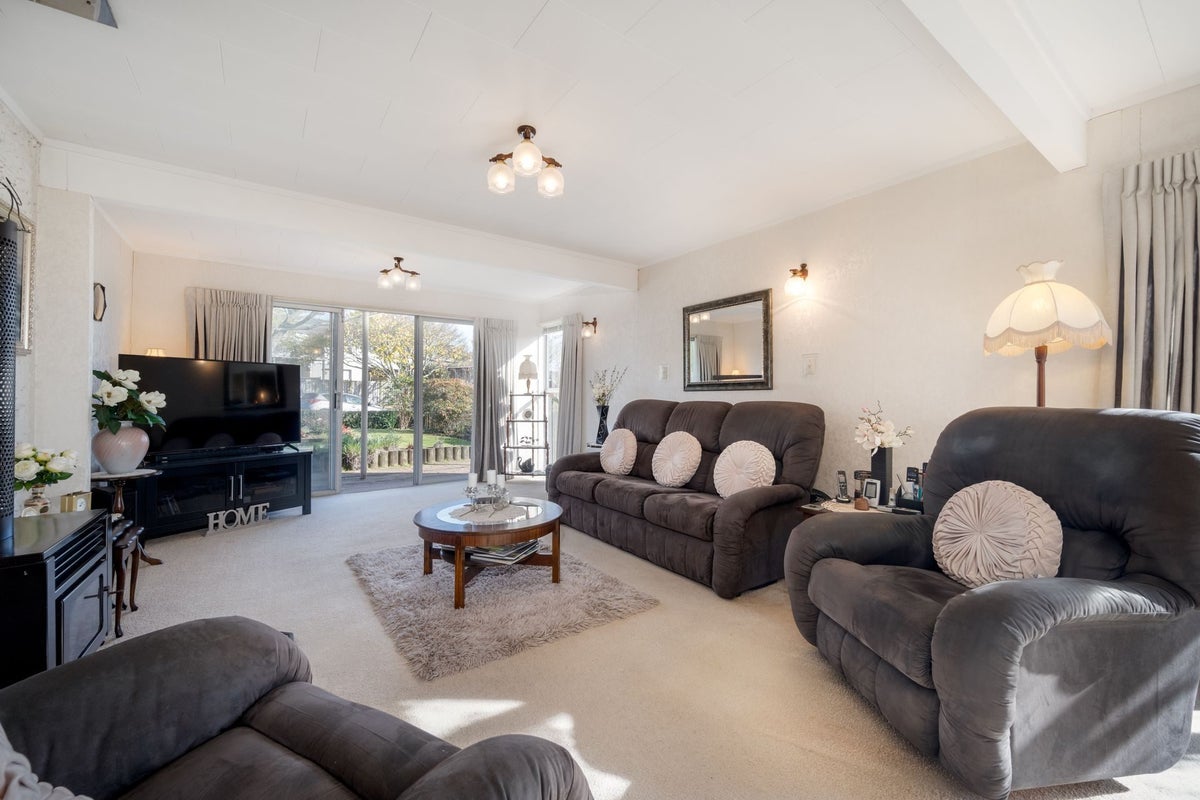 10 Leewood Place, Pakuranga Heights, Auckland - Carousel 2