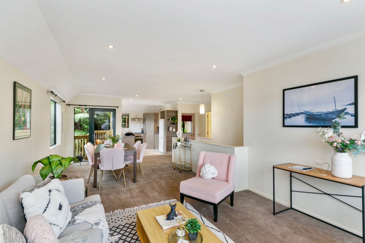 38 Futuna Close, Karori, Wellington - Carousel 2