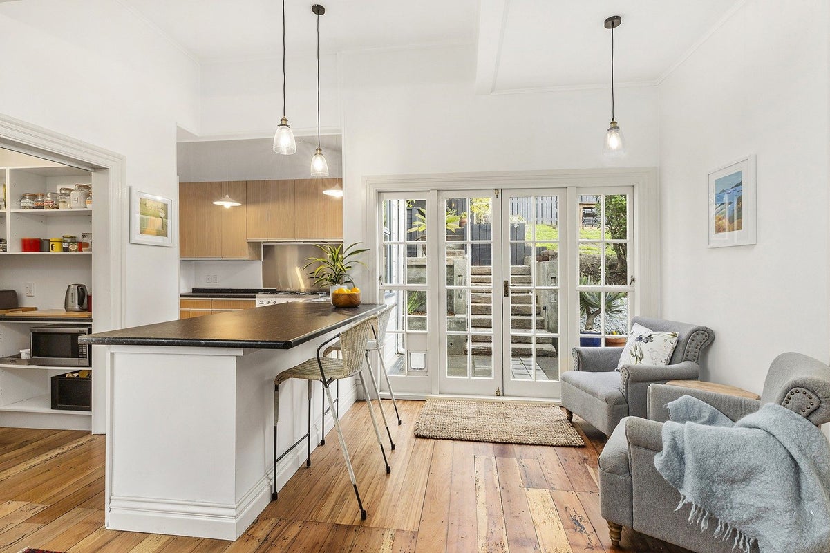 66 Eden Street, Island Bay, Wellington, Wellington - Carousel 2
