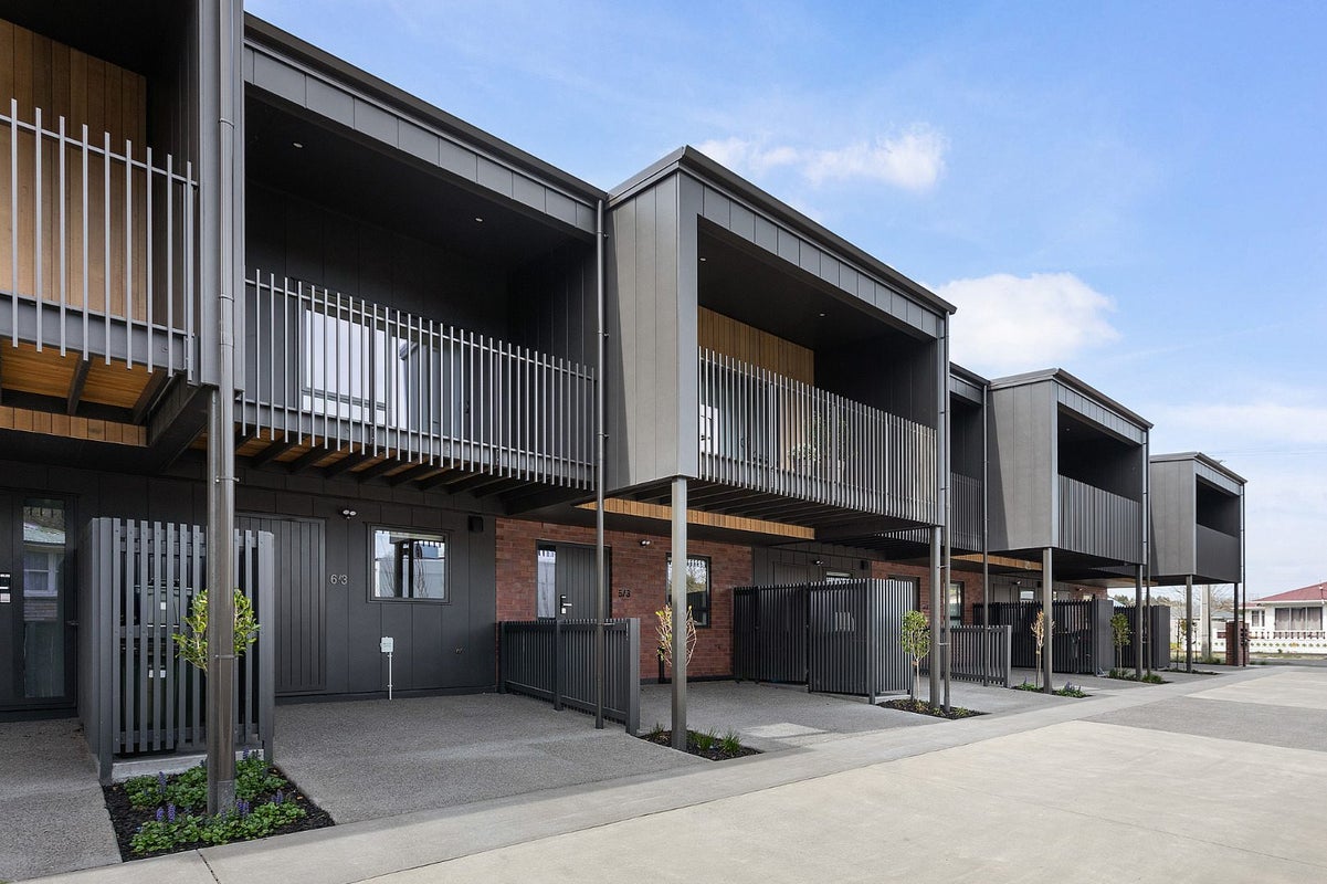 6/3 Vesty Avenue, Hillcrest, Hamilton - Carousel 1