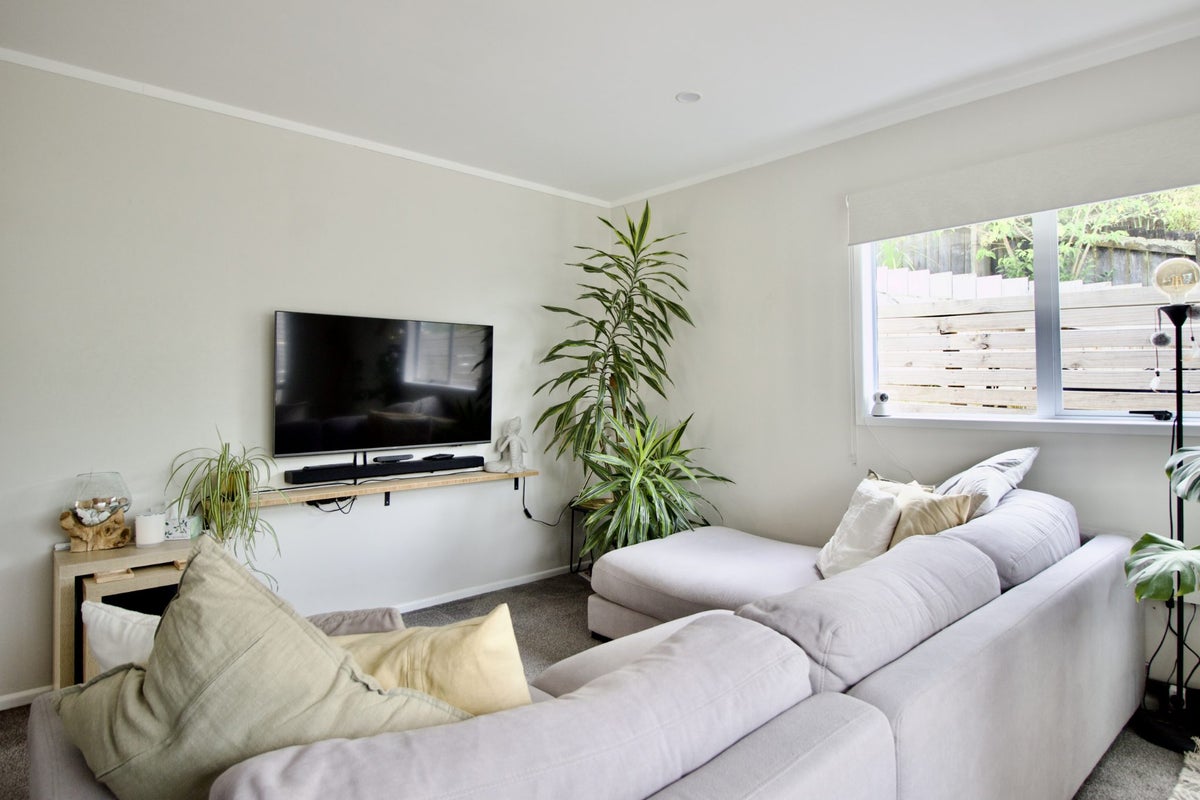 6 Wiriana Place, Stanmore Bay, Whangaparaoa - Carousel 2