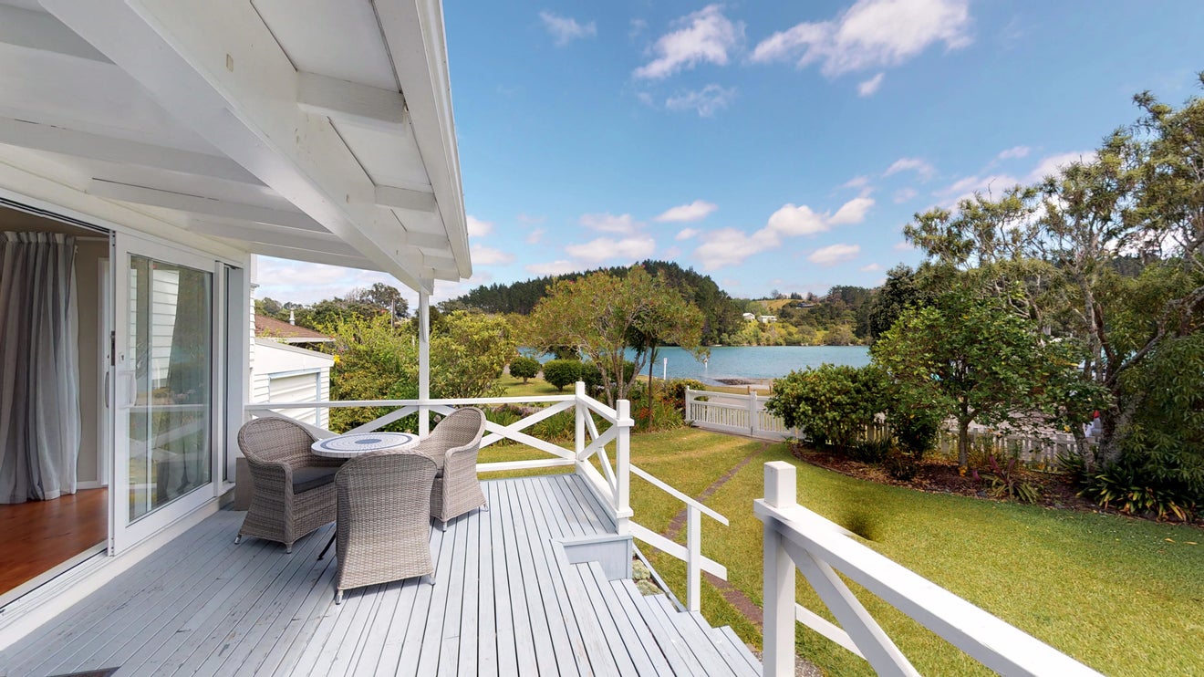 4 Dunbar Road, Warkworth - Carousel 1