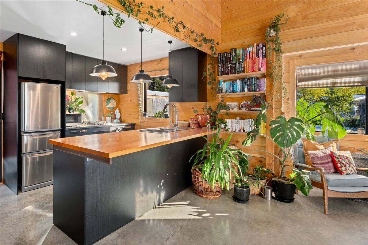 22 Cooper Crescent, Luggate, Wanaka - Carousel 2