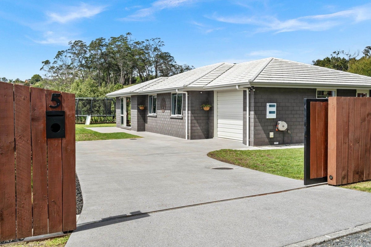 5 Thorntree Lane, Raumanga, Whangarei - Carousel 1