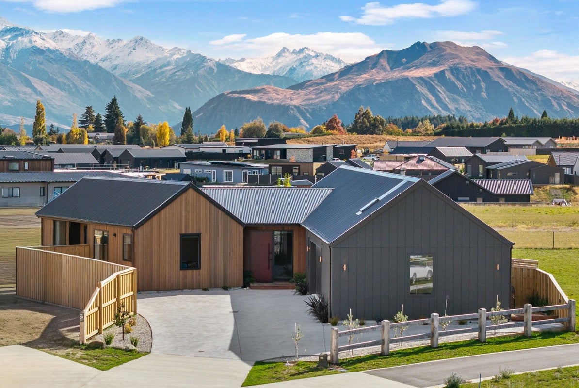 21 Packer Road, Wanaka - Carousel 36