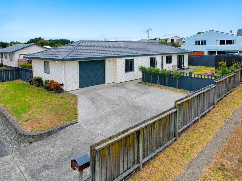 25 Scott Avenue, Otaki Beach, Otaki - Carousel 2