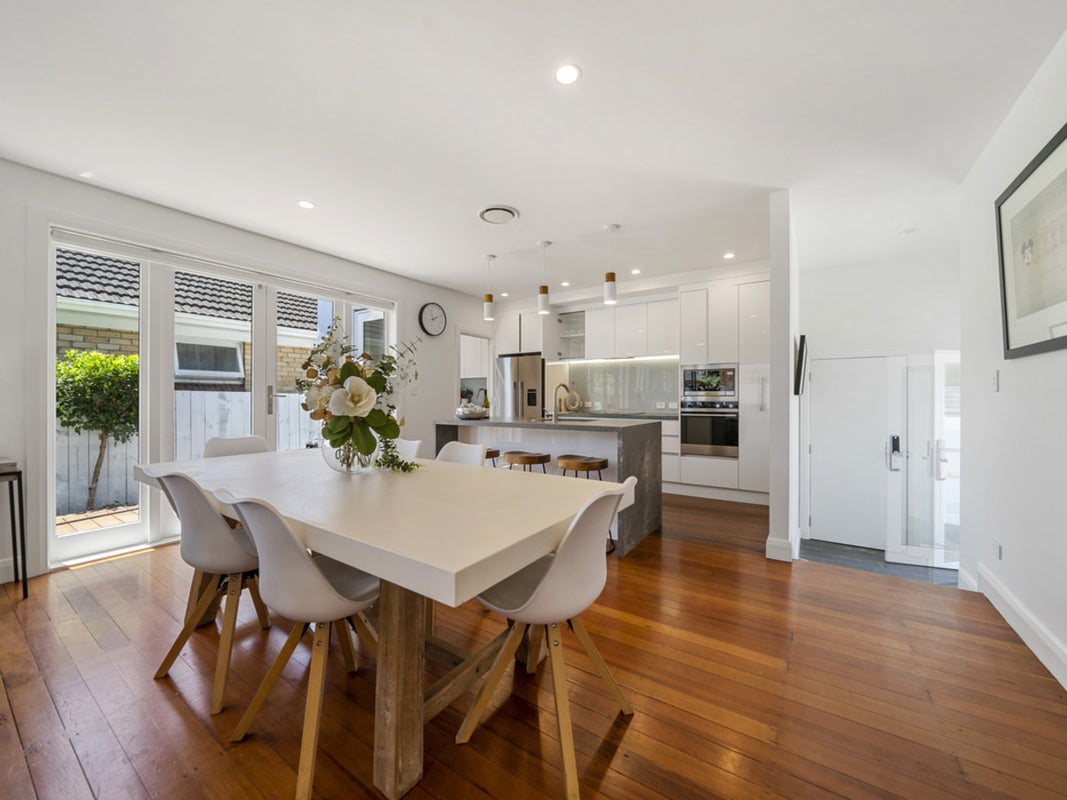 6 Kohanga Road, Mangere Bridge, Auckland - Carousel 1