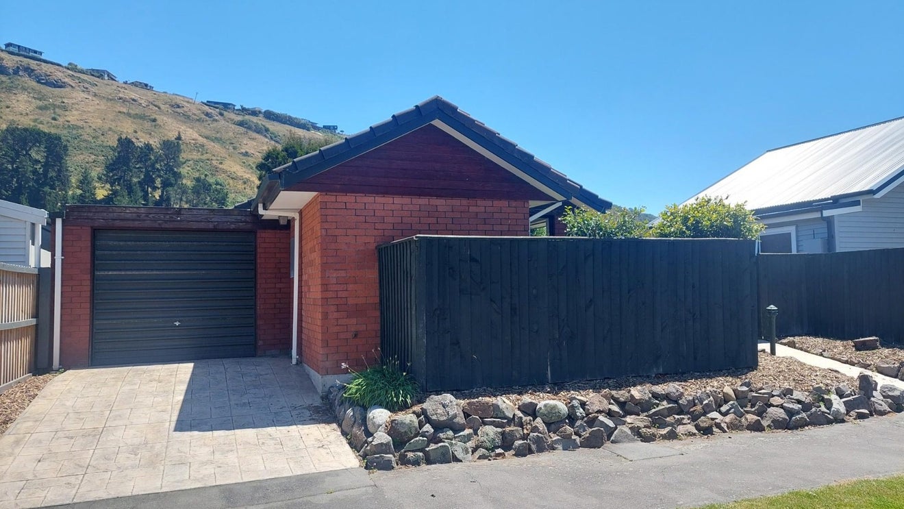 20 van Asch Street, Sumner, Christchurch - Carousel 11
