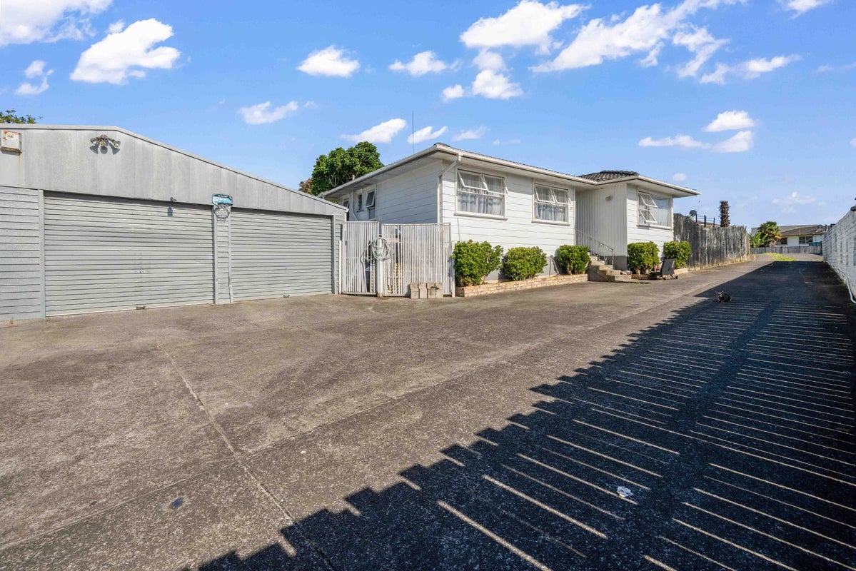 1/27 Aarts Avenue, Manurewa, Auckland - Carousel 2