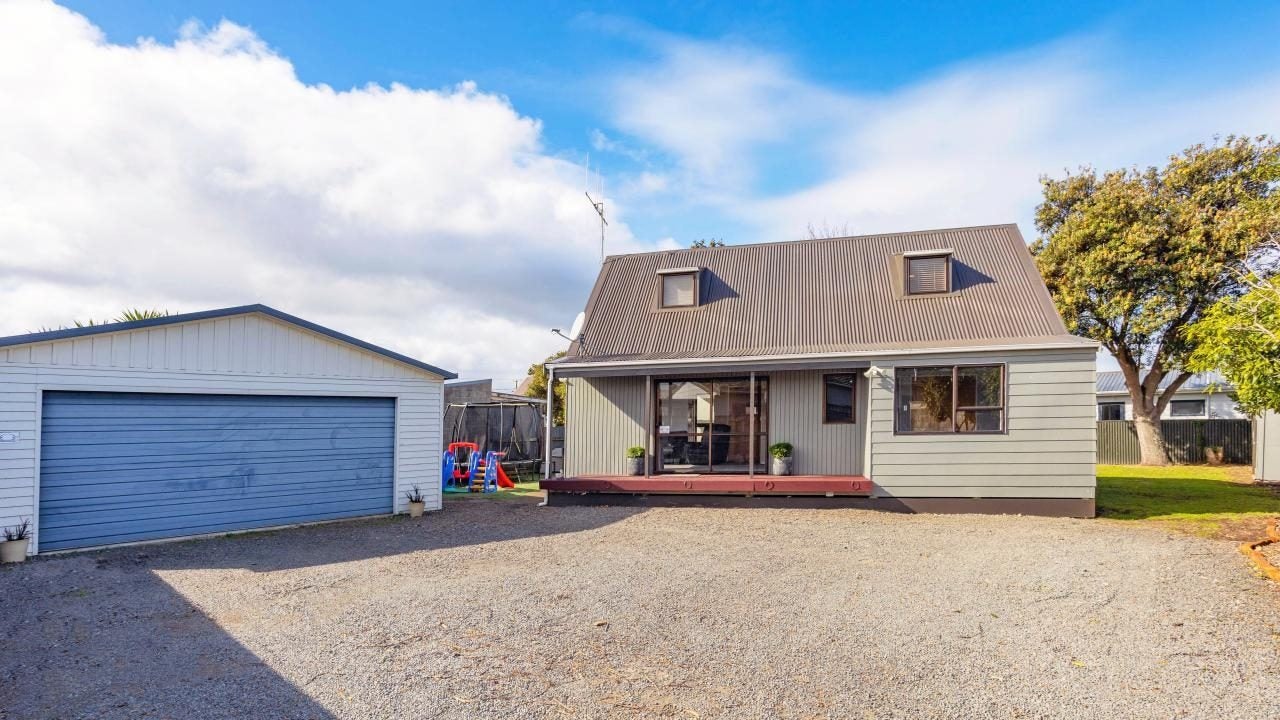 24 Hereford Street, Springvale, Whanganui - Carousel 1