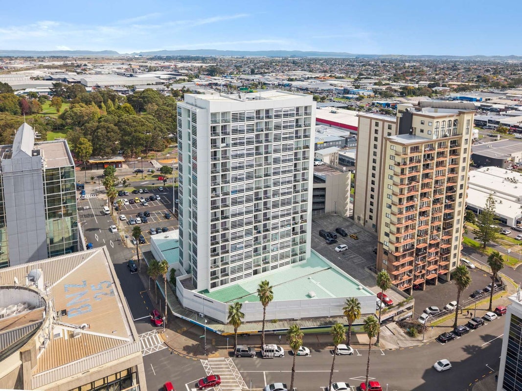 1605/17 Amersham Way, Manukau, Auckland - Carousel 2