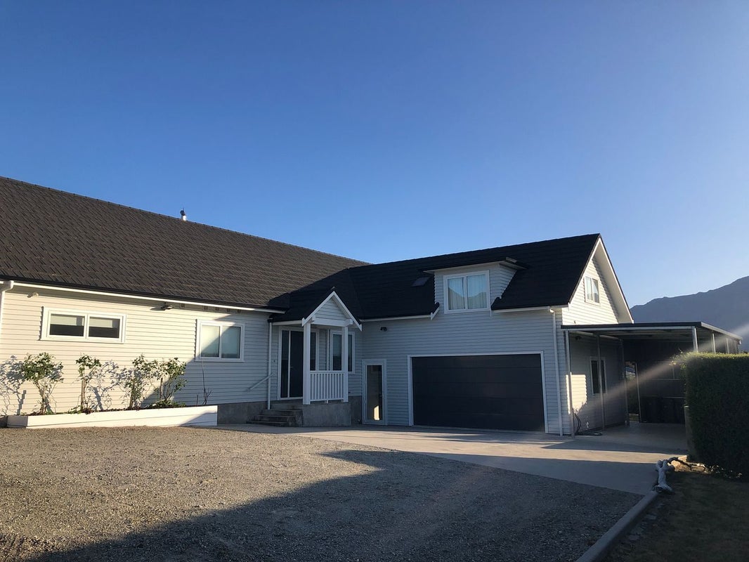 31 Nichol Street, Wanaka - Carousel 1