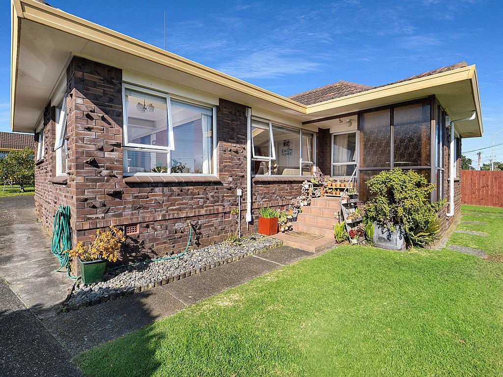 1/20 Shakespeare Road, Milford, Auckland - Carousel 2