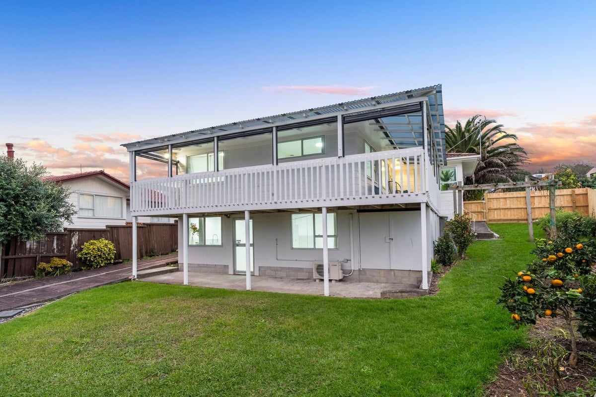 92 Gallony Avenue, Massey, Auckland - Carousel 1