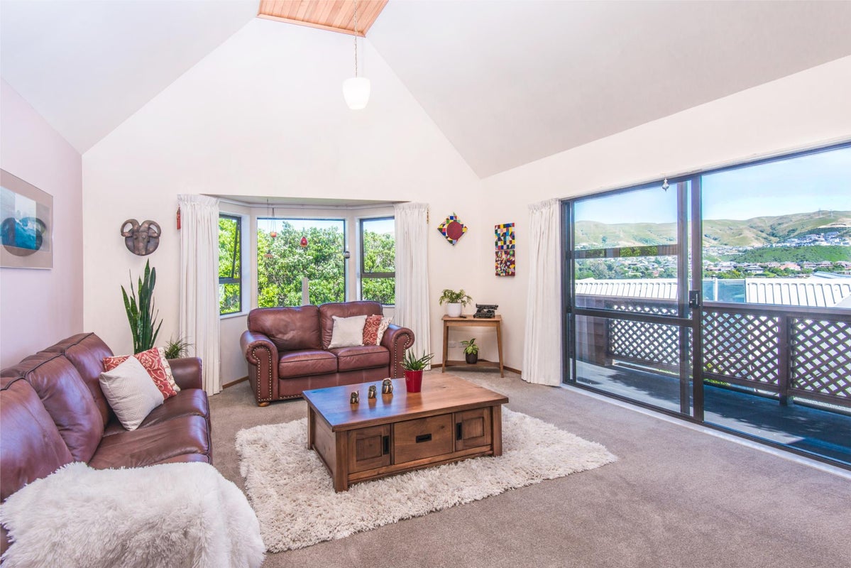 3 Ronald Woolf Place, Churton Park, Wellington - Carousel 2