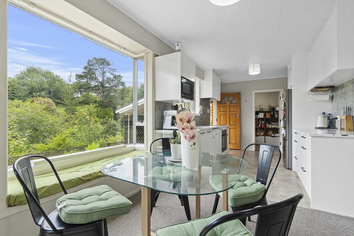 29D Clawton Street, Westown, New Plymouth - Carousel 1
