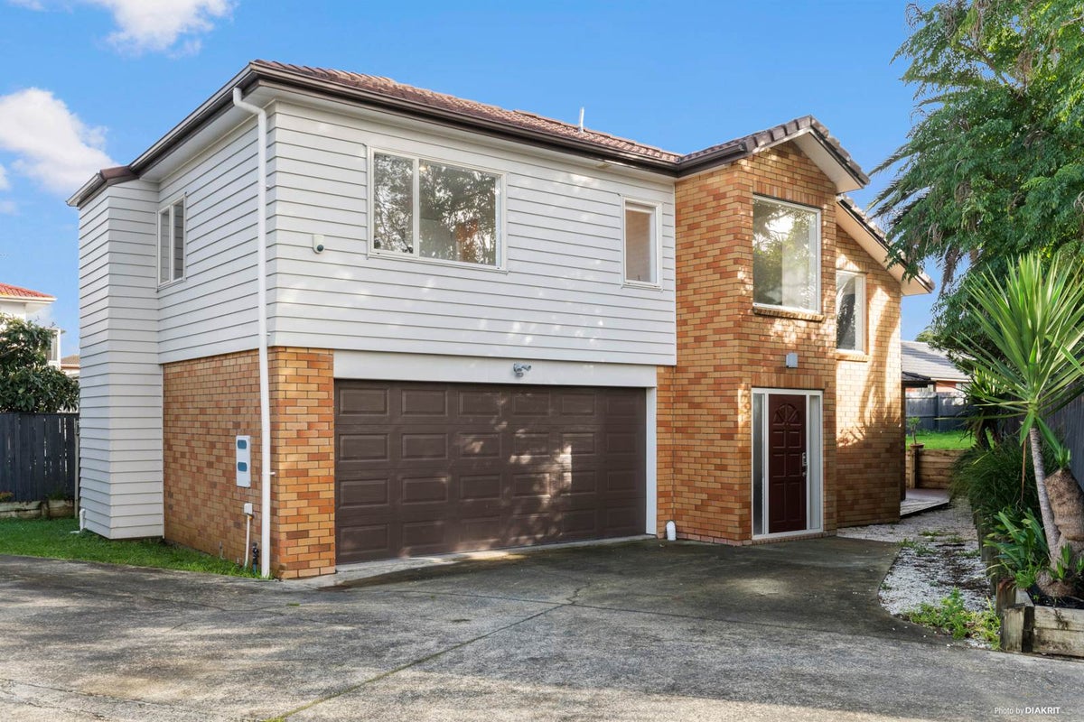 36A Casuarina Road, Half Moon Bay, Auckland - Carousel 1