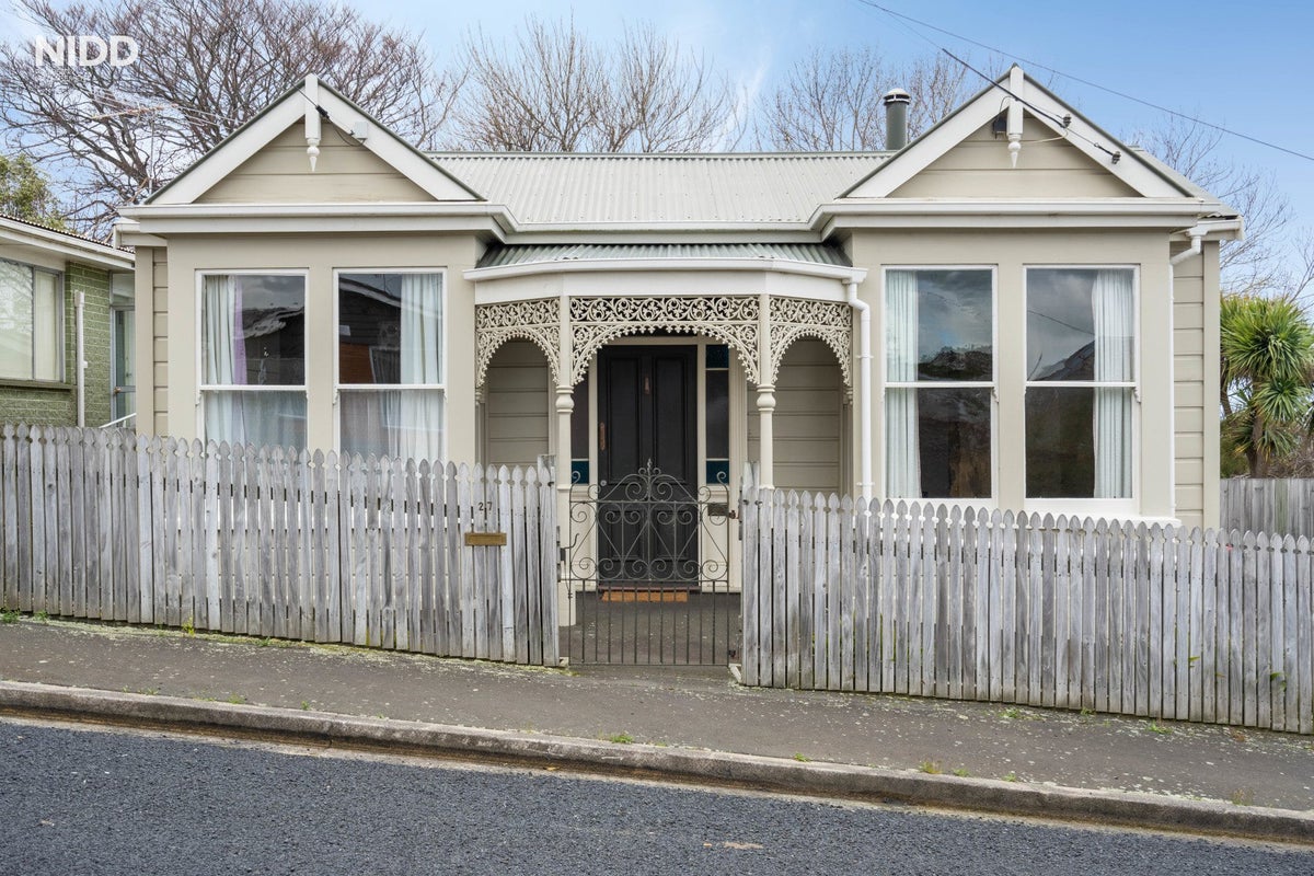 27 Peel Street, Mornington, Dunedin - Carousel 1