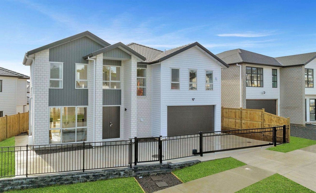 2 Uru Drive, Flat Bush, Auckland - Carousel 1