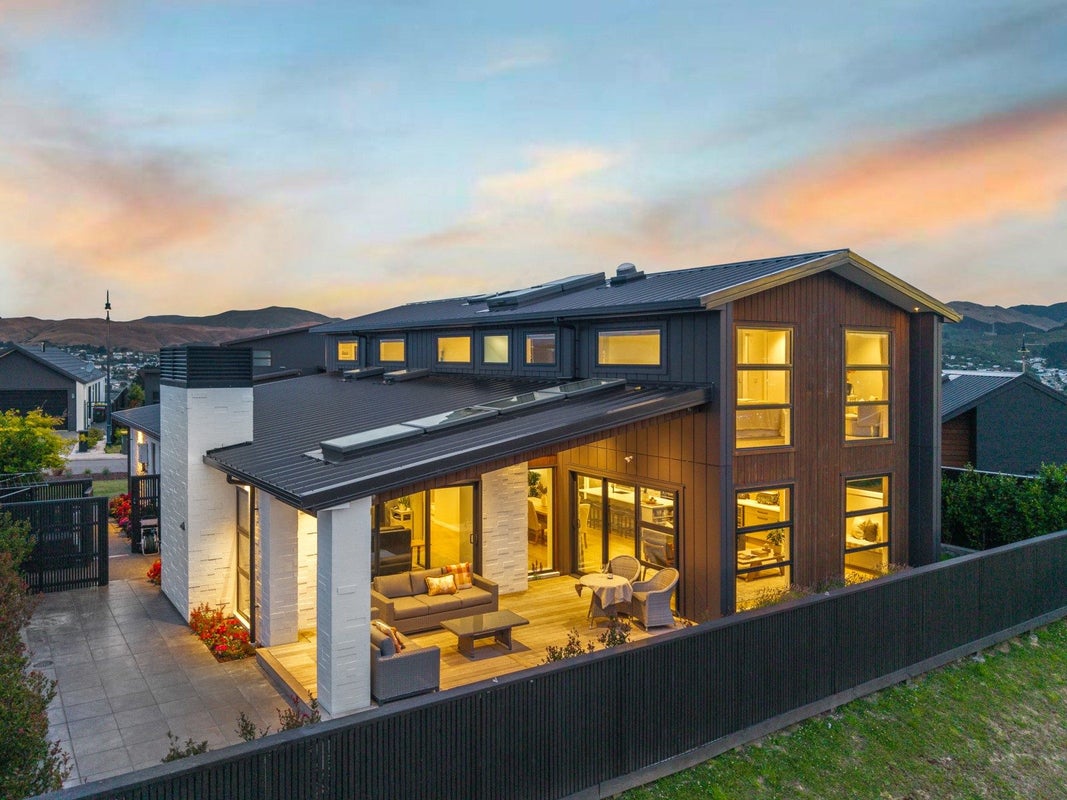14 Rotorua Grove, Aotea, Porirua - Carousel 2