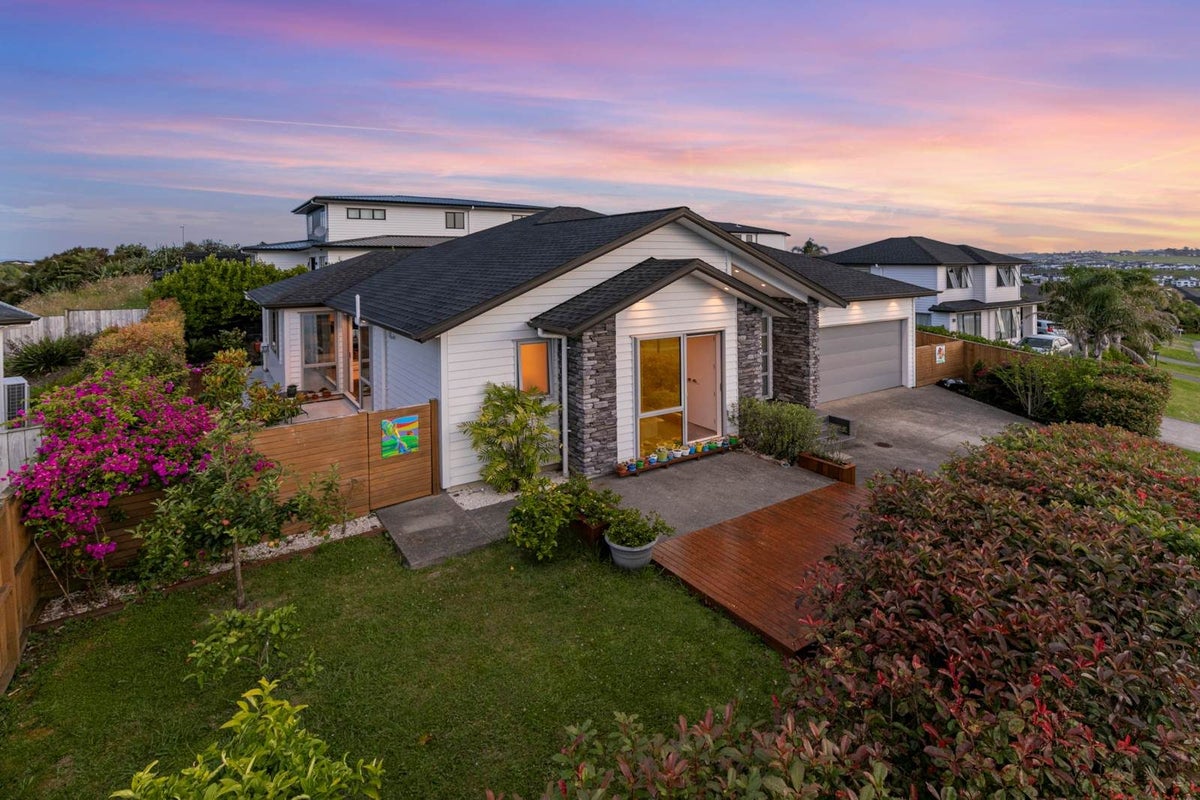 43 Harvest Avenue, Orewa, Orewa - Carousel 1