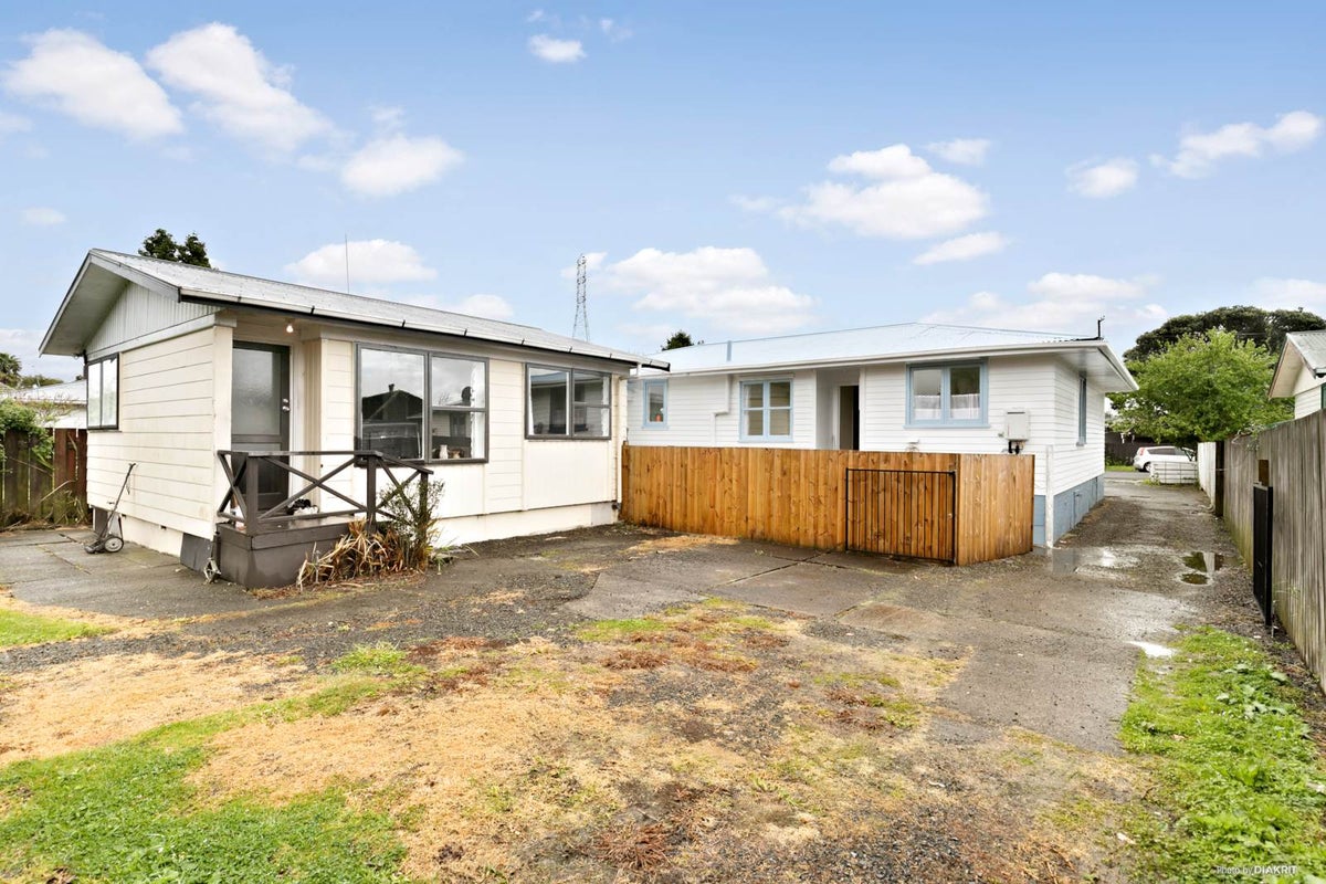 41 Cobham Crescent, Kelston, Auckland - Carousel 2