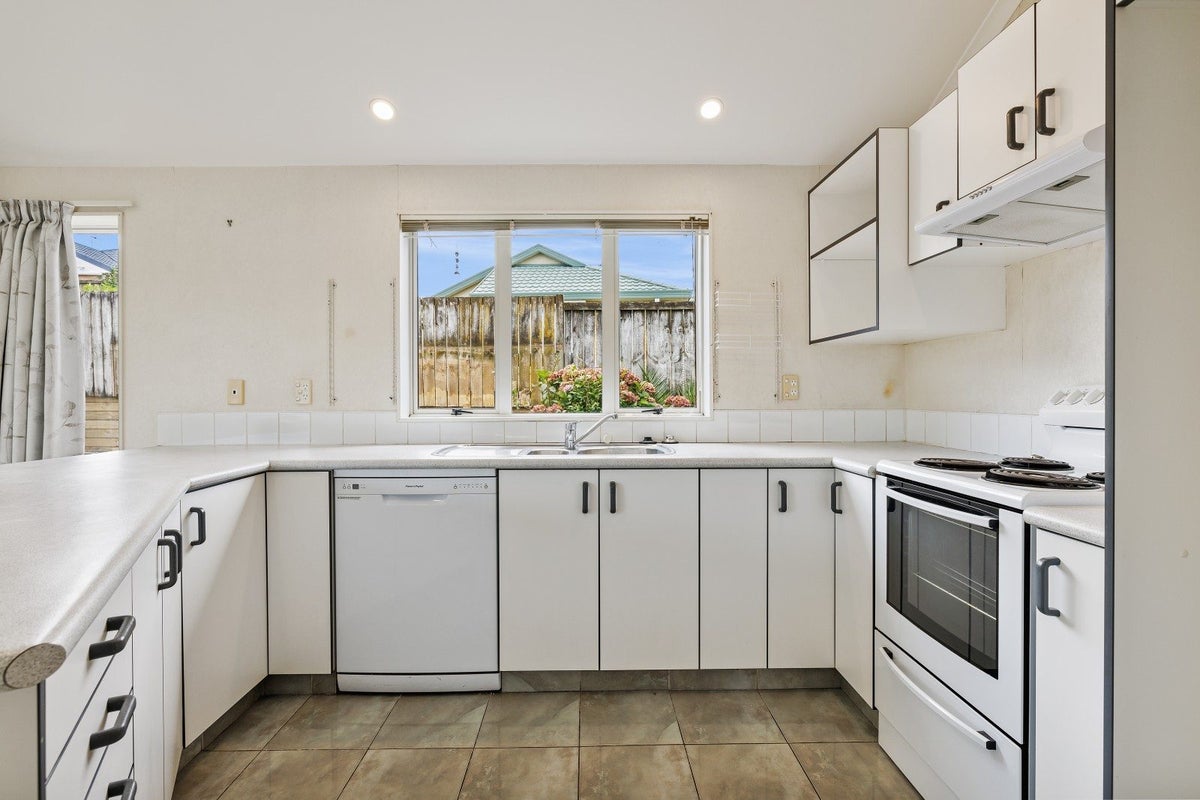 3 Molyneux Place, Welcome Bay, Tauranga - Carousel 2