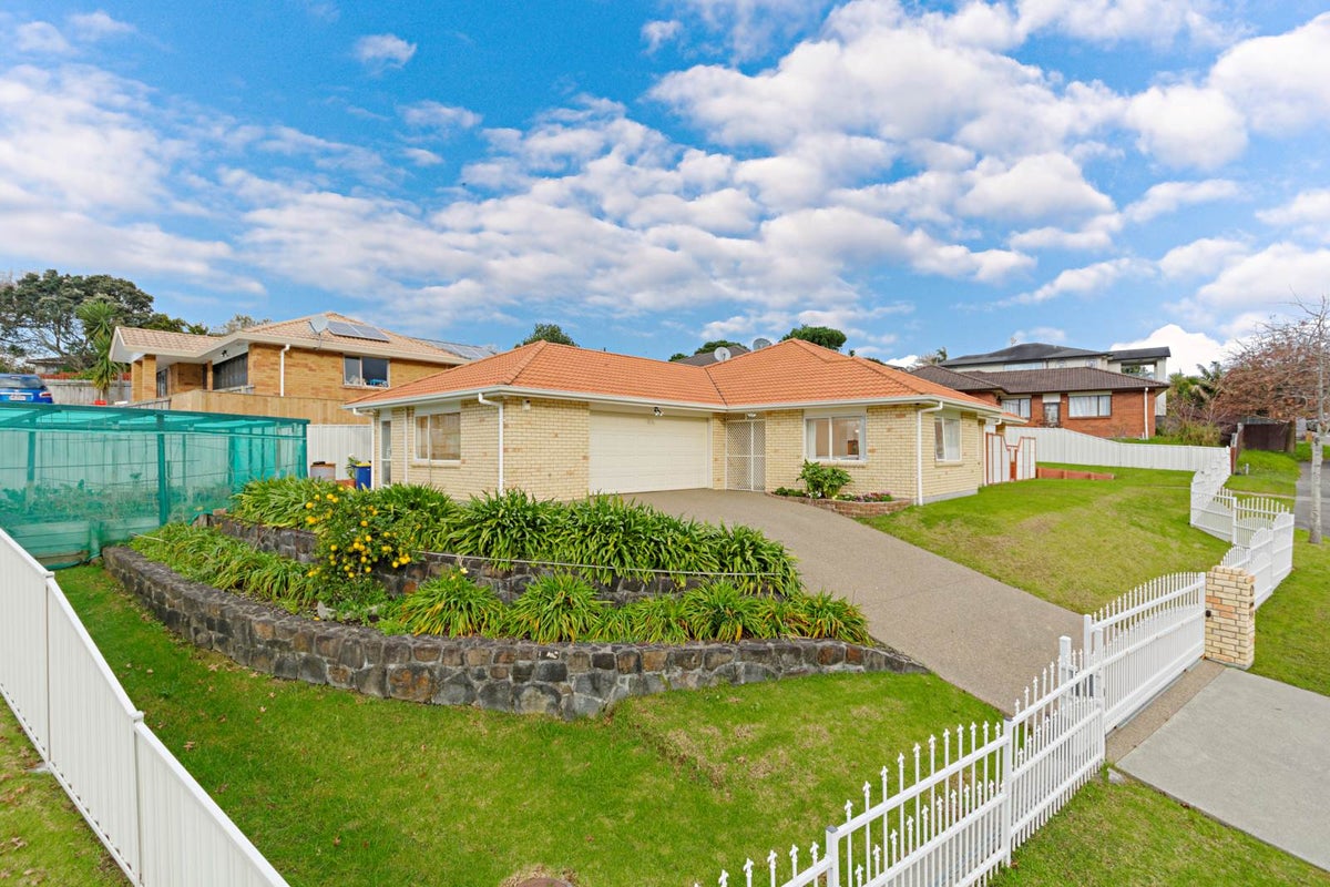50 Cartmel Avenue, Massey, Auckland - Carousel 1