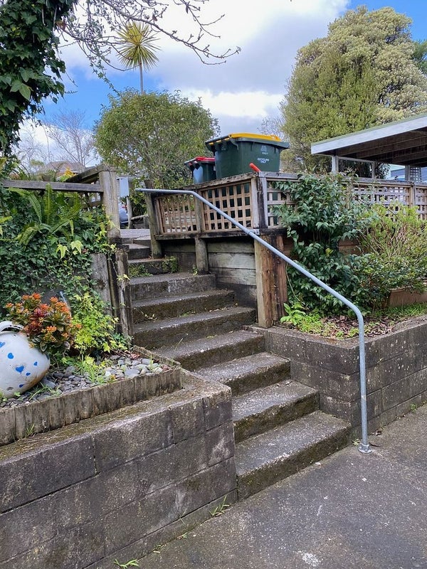 70 Robbies Road, Shelly Park, Auckland - Carousel 1