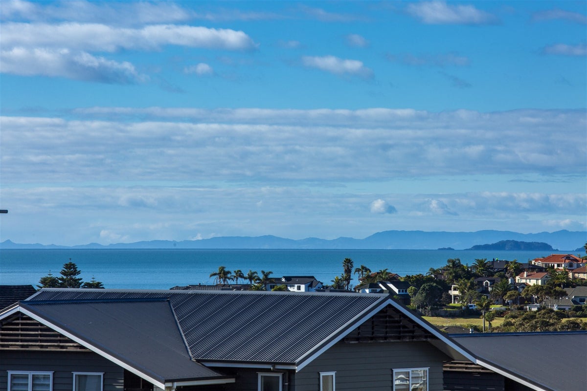 4 Greenlink Rise, Long Bay, Auckland - Carousel 2