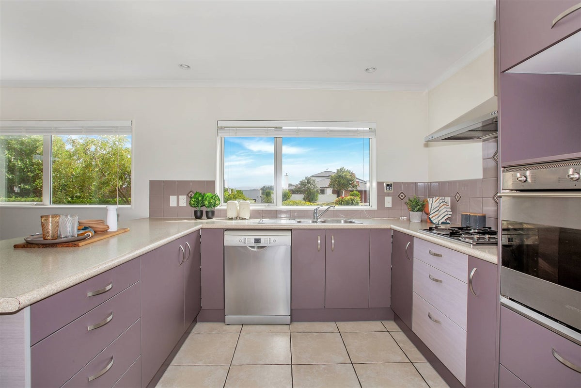 27 Milford Street, Aotea, Porirua - Carousel 2
