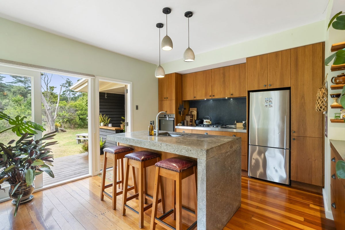7 Tasman View Road, Henderson - Carousel 2