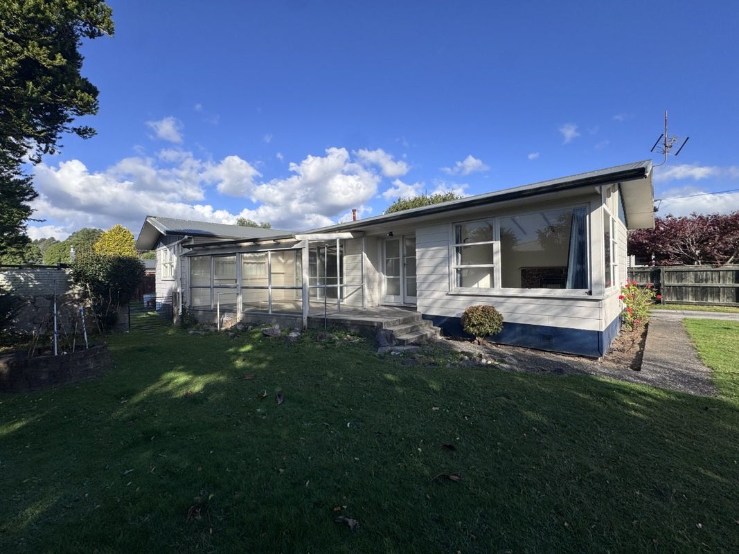8 Jameson Avenue, Fenton Park, Rotorua - Carousel 5