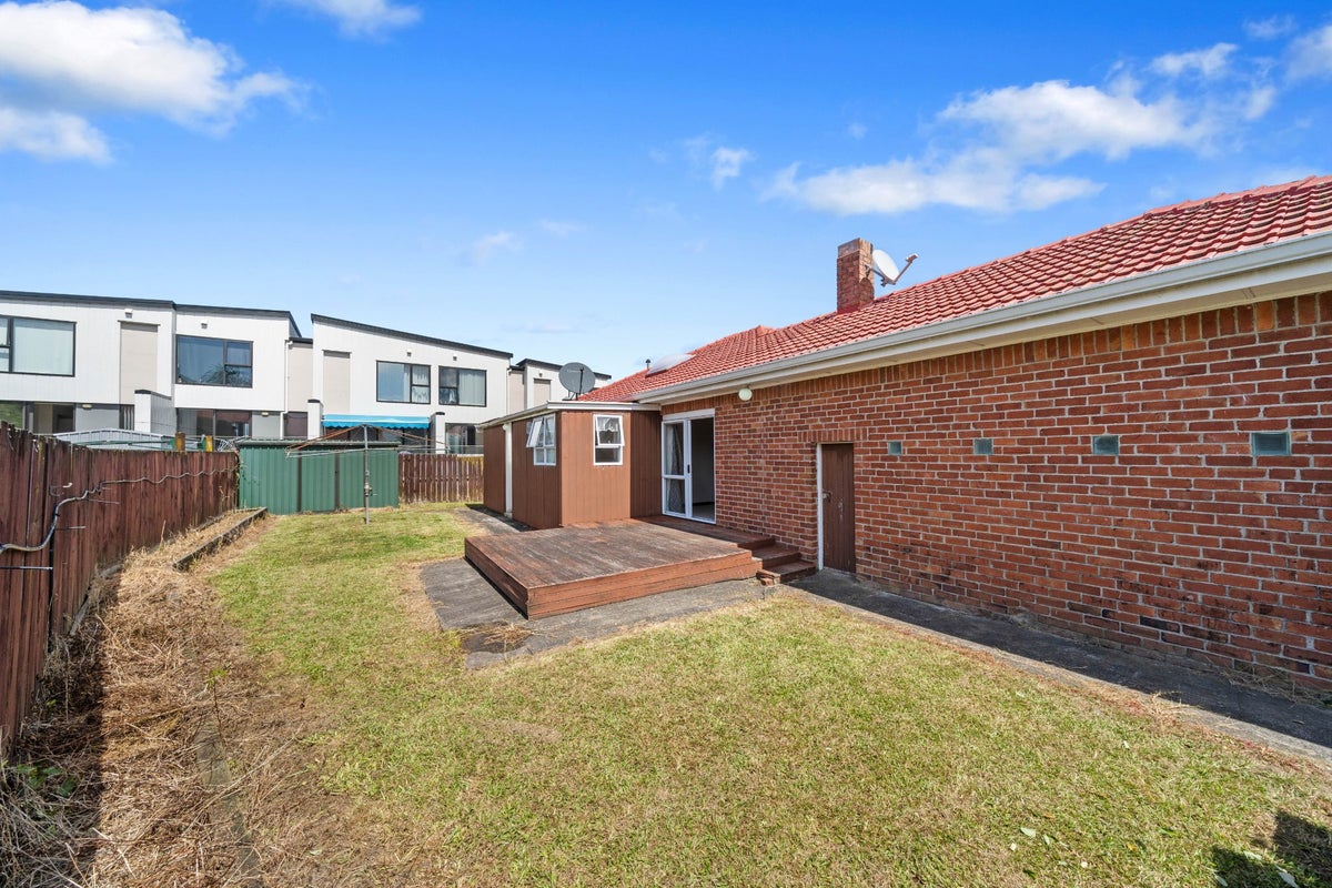4 Kenderdine Road, Papatoetoe, Auckland - Carousel 23