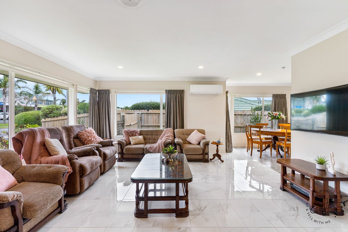 124A Charles Prevost Dr, The Gardens, Manukau - Carousel 2