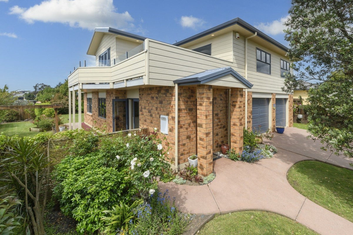 33 Oteki Park Drive, Welcome Bay, Tauranga - Carousel 2