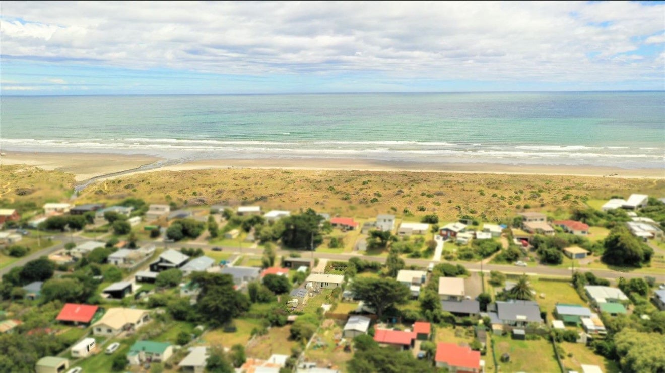 14 Kent Avenue, Waitarere Beach, Levin - Carousel 2
