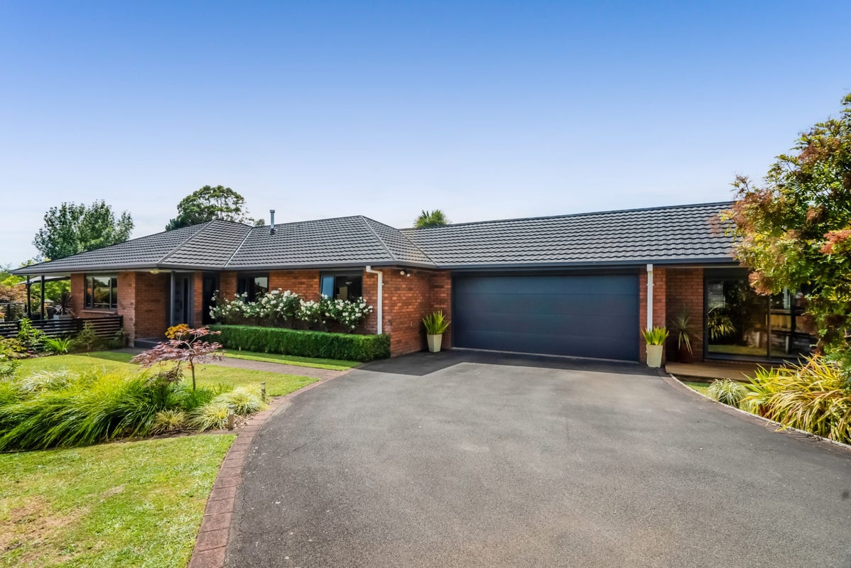 17 Ashmore Drive, Frankleigh Park, New Plymouth - Carousel 1