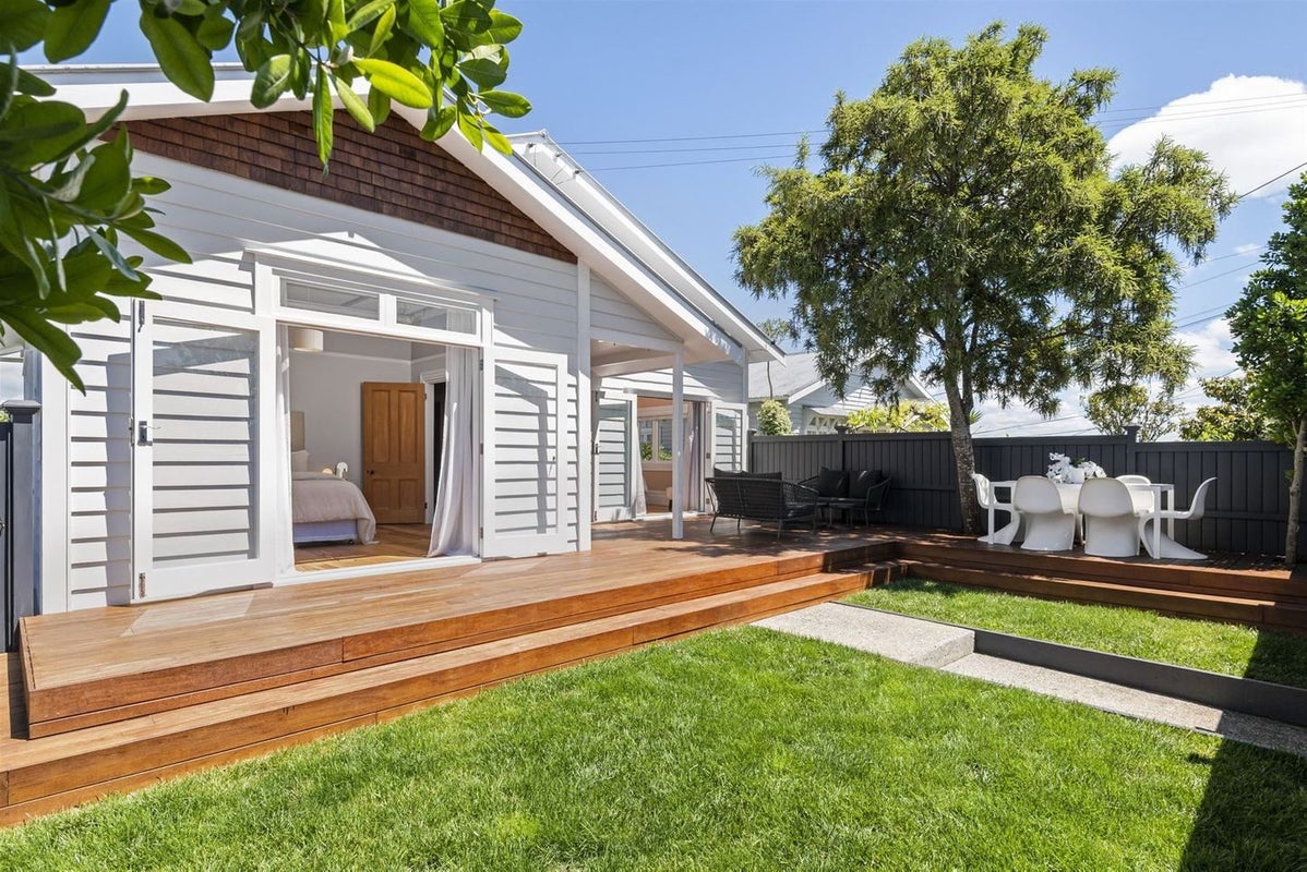 2/26 Mahara Avenue, Birkenhead, Auckland - Carousel 2