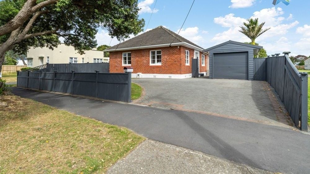 30 Mitchell Street, Epuni, Lower Hutt - Carousel 1