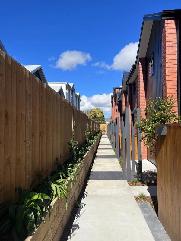 7/10 Yeovil Road, Te Atatu Peninsula, Auckland - Carousel 2