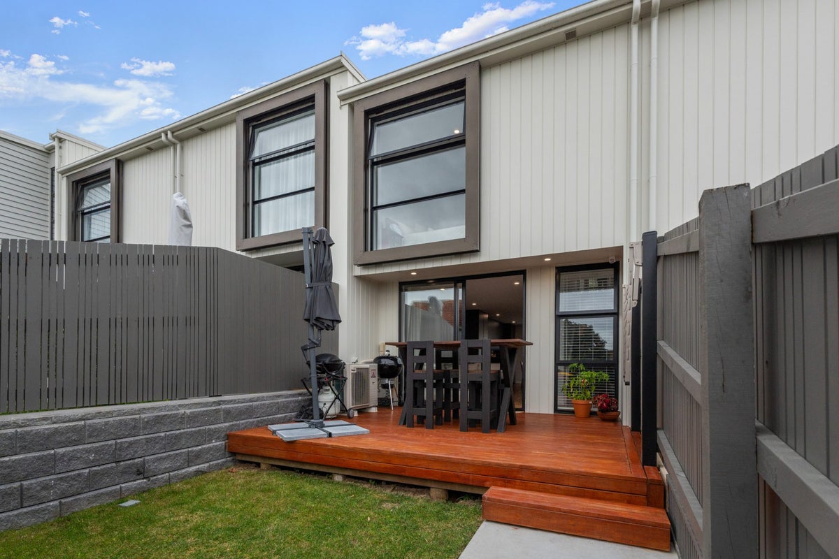 10 Dunkirk Terrace, Mount Albert, Auckland - Carousel 1